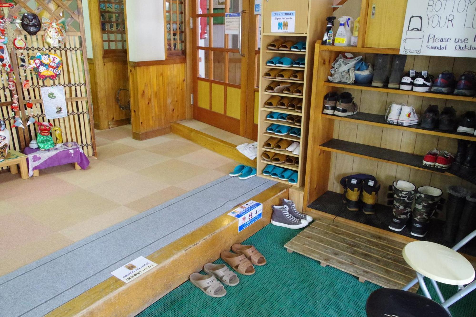 Hakuba Ski-Kan Exterior photo